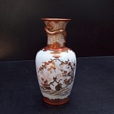 Японская фарфоровая ваза "Дракон, лиса и собаки"